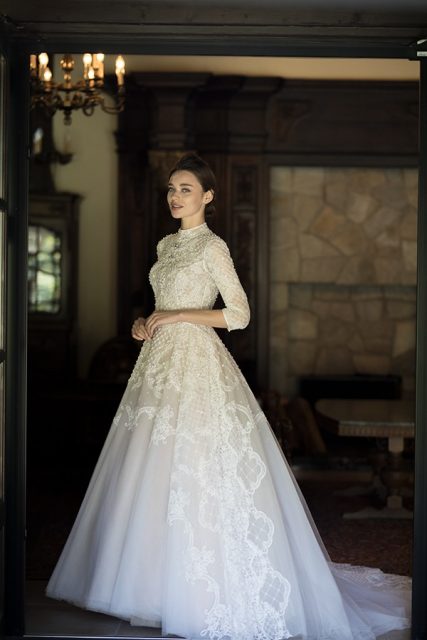 スタイルをよりよく魅せる】気品ある王道のAライン ウエディングドレス 